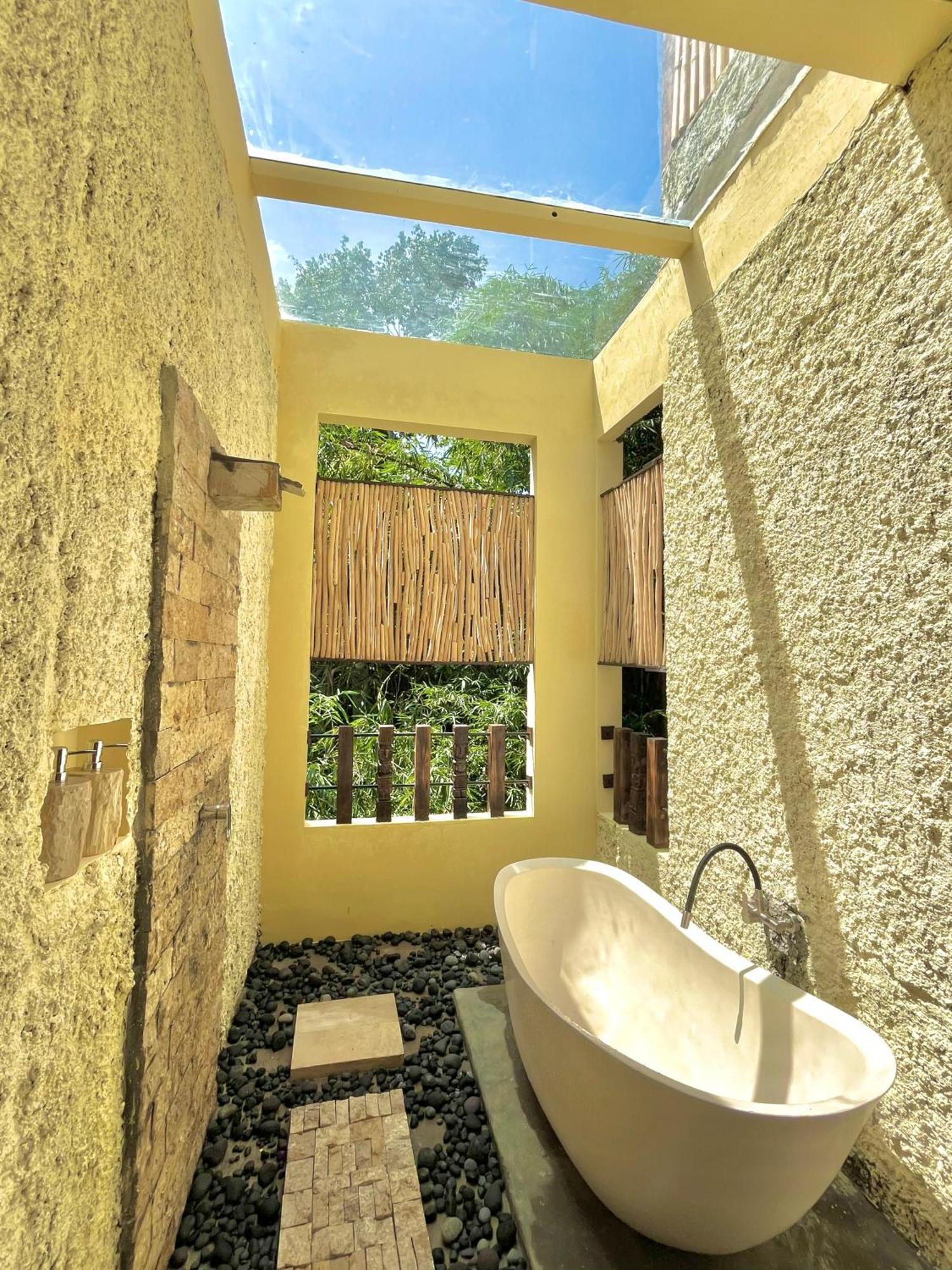 ホテル Bamboo Oasis ウブド エクステリア 写真
